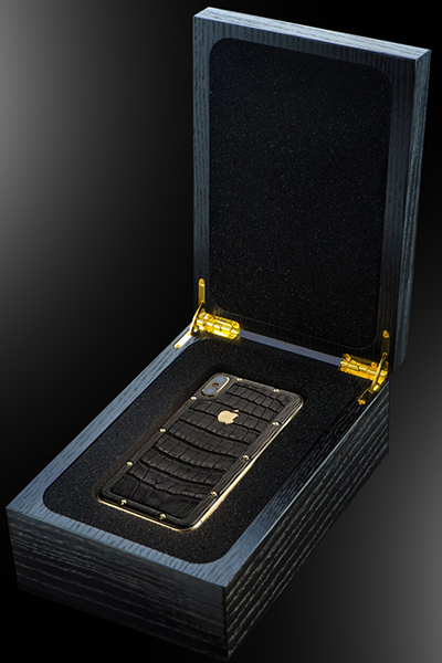Stuart Hughes 18ct Gold iPhone Xs Night Edition: £6,495.