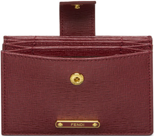 Fendi elegant and trendy credit card holder with five slots in leather featuring a Baccello closure.