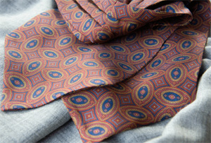 Passaggio Cravatte 7-folds silk tie.