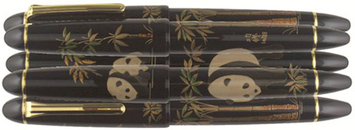 Sailor Endangered Species Collection: Giant Panda (Maki-e decoration by Nishihara - 88 pieces world wide).