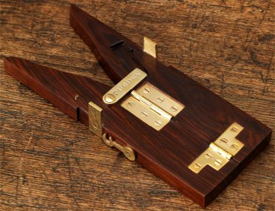 Purdey Hinged Boot Jack Rosewood/Brass With Case: £160.
