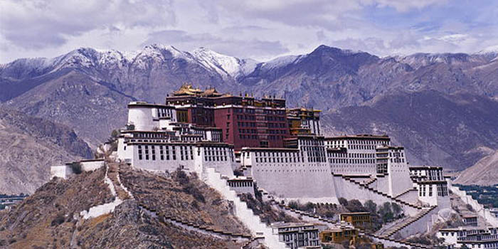 Potala Palace, Beijing Middle Rd, Chengguan, Lhasa, Xizang (Tibet), China.