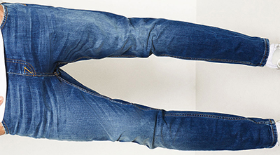 Zara men's slim fit mid-blue carrot jeans. Zip and button fastening.