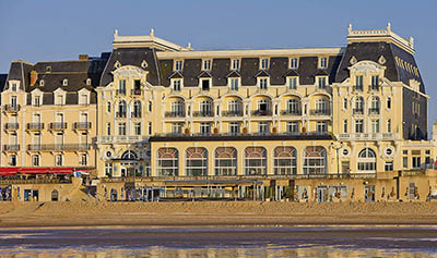 Le Grand Hôtel Cabourg - MGallery By Sofitel, Jardin du Casino, 14390 Cabourg.